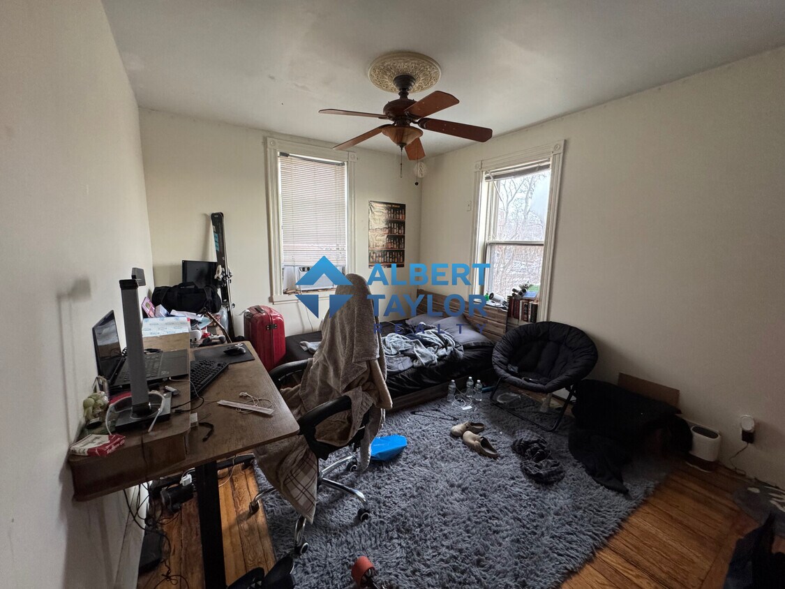 Primary Photo - 53 Lawn St