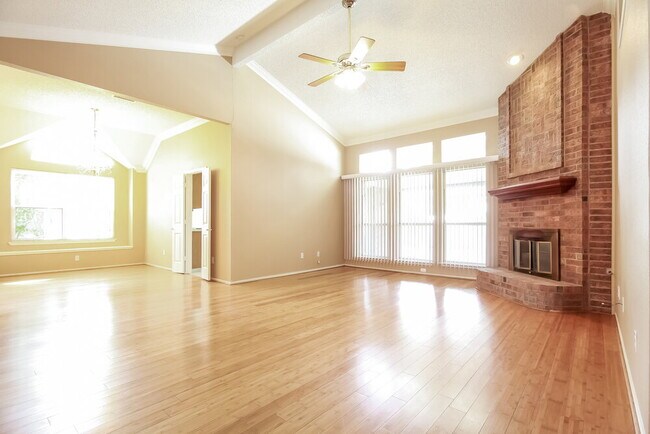 Building Photo - 2235 Stillwater Dr