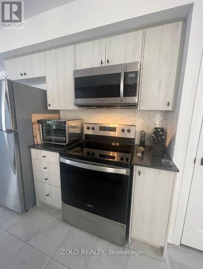 Photo du bâtiment - 119 Fairlane Ave