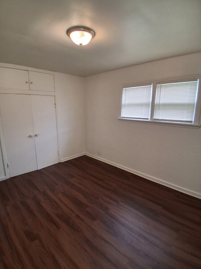 Foto del edificio - 2605 W Victory Ln