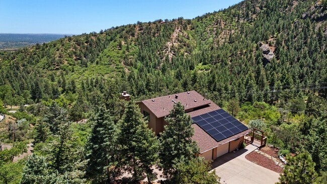 Building Photo - Crystal Park Gated Community stunning home...