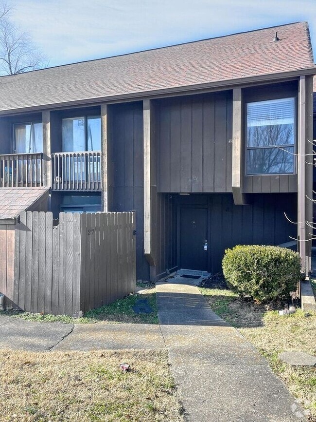 Building Photo - 27 Sycamore Ct