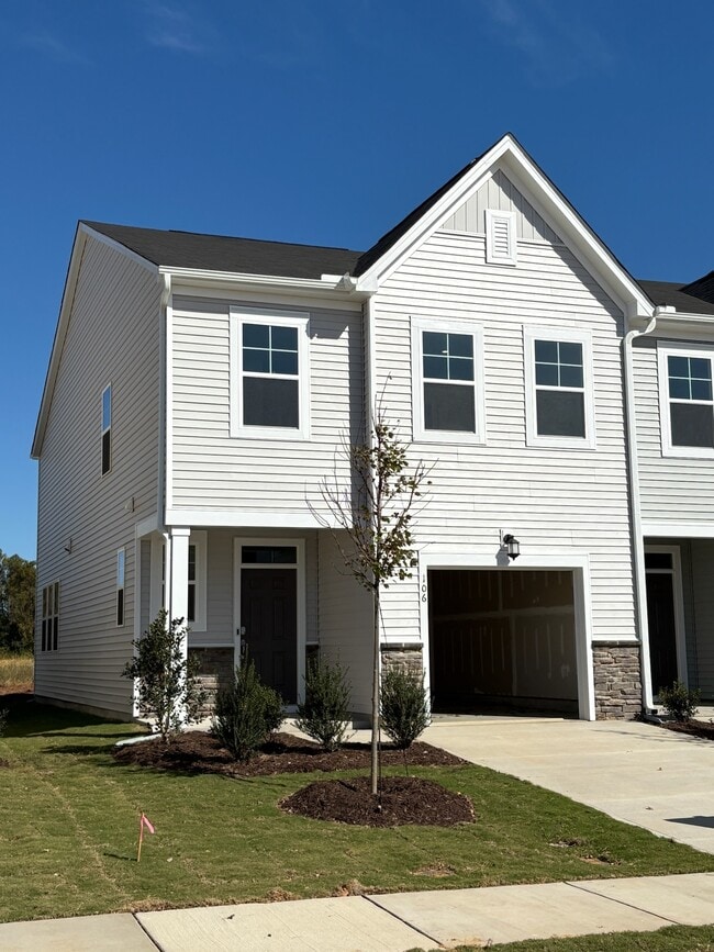 Building Photo - 106 Blossom Field Way