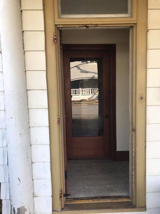 Foto del edificio - 166 12th St