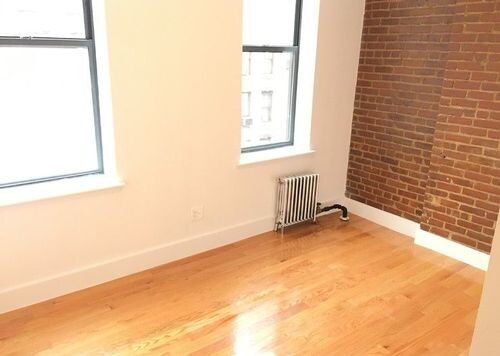 Building Photo - 512 E 81st St