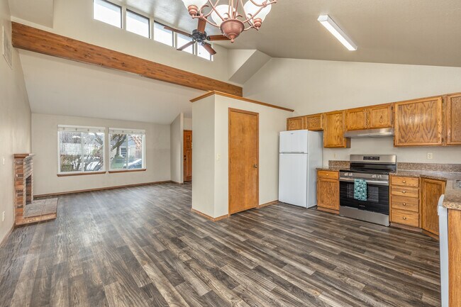 Building Photo - 5828 W Filly St