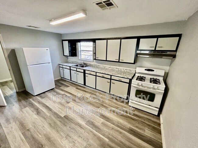 Foto del edificio - 610 W 1st St