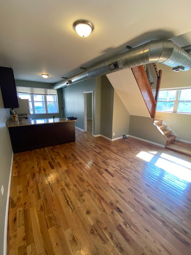 LIVING ROOM - 2317 W 19th St