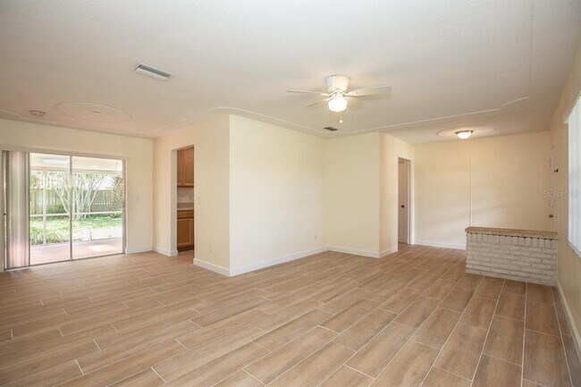 Building Photo - 2242 King Johns Ct