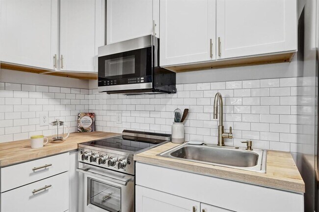 Foto del edificio - 2802 Whitis Ave