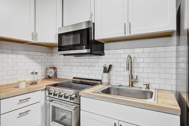 Building Photo - 2802 Whitis Ave