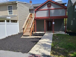 Building Photo - 212 S State Rd