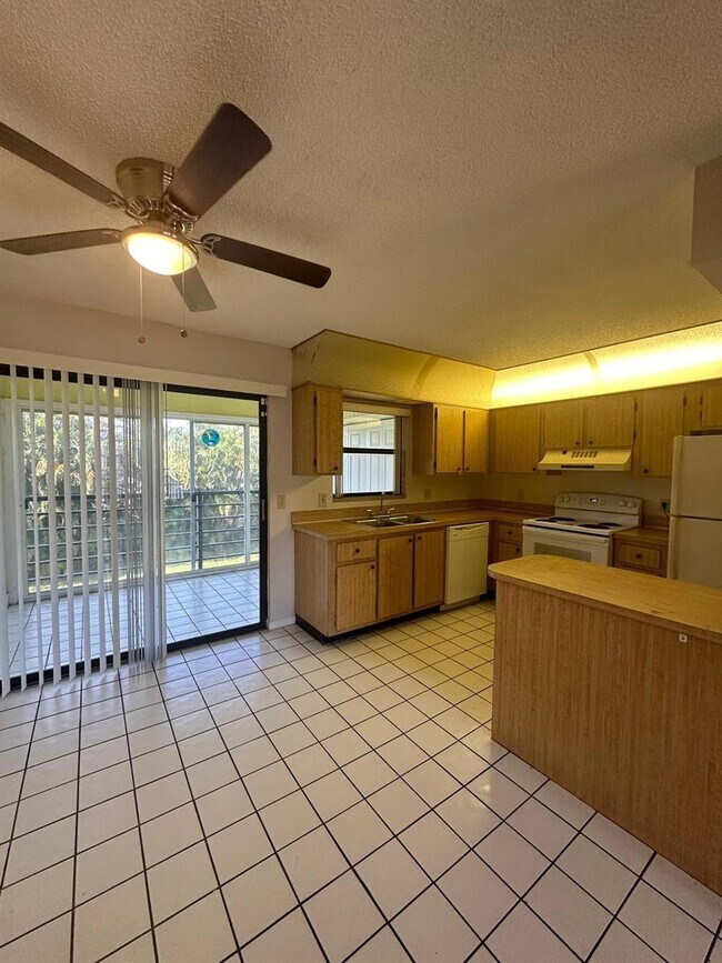 Building Photo - 5955 Longbow Ln