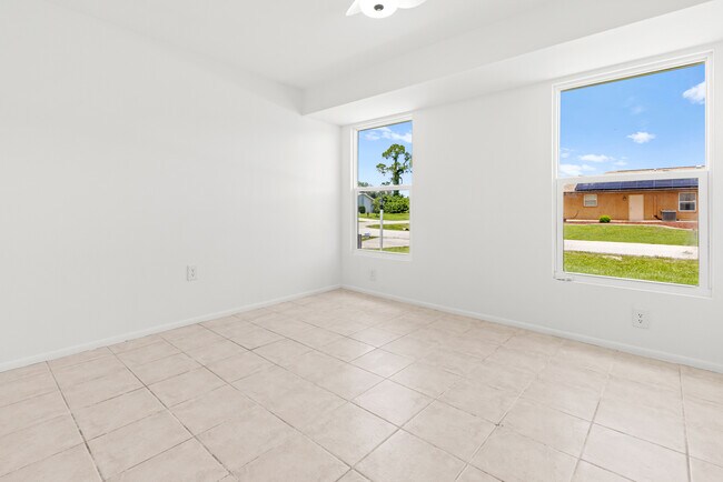 Foto del edificio - 1057 Tropical Ave NW