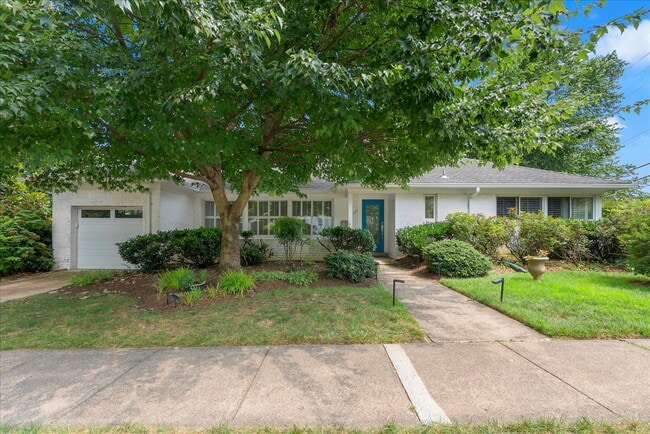 "Charming 4-Bed Retreat with Granite Kitch... - "Charming 4-Bed Retreat with Granite Kitch... Apartment