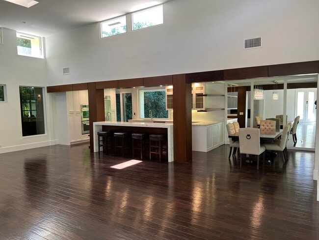 Building Photo - 20981 Verano Way