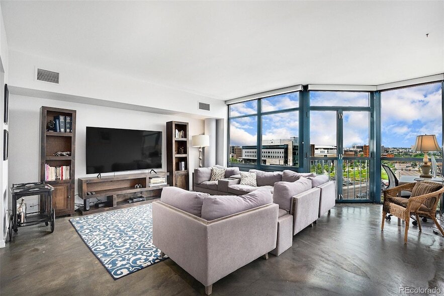 Foto principal - 1350 Lawrence St