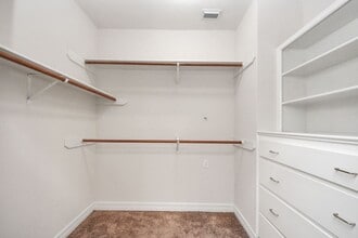 Building Photo - 33318 Winsford St