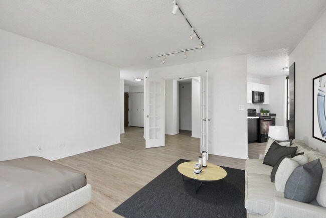 1120 N. LaSalle - Sala de estar del estudio - 1120 N. LaSalle
