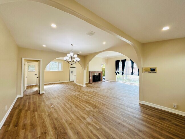 Foto del edificio - 6329 Warner Dr