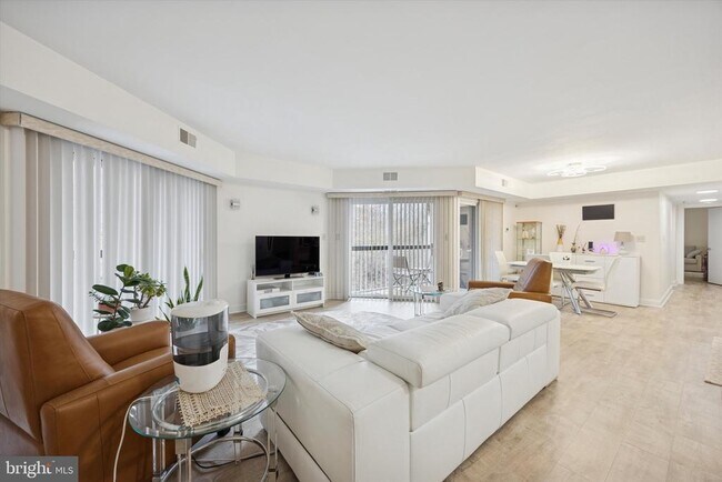 Foto del edificio - 1704 N Park Dr