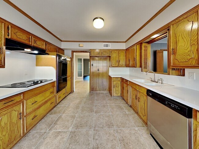 Foto del edificio - 4310 Harvest Hill Rd