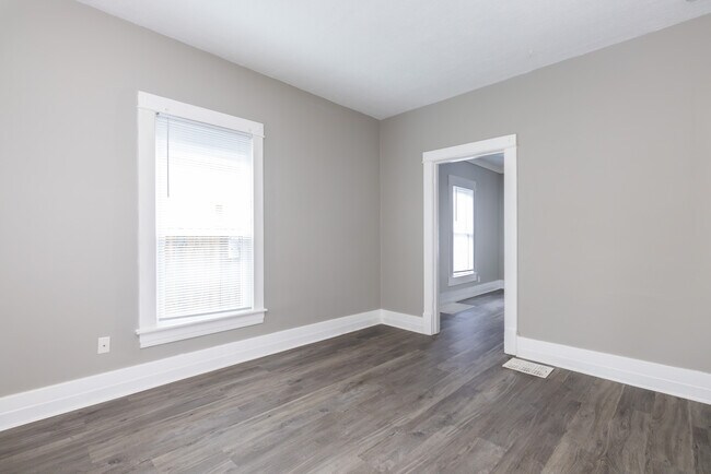 Building Photo - 3431 Vetter Ave
