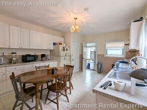 Building Photo - 35 Pearson Rd