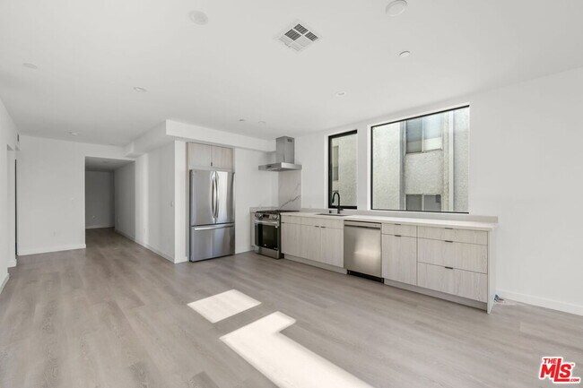 Foto del edificio - 3755 S Canfield Ave