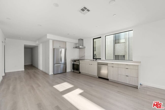 Building Photo - 3755 S Canfield Ave