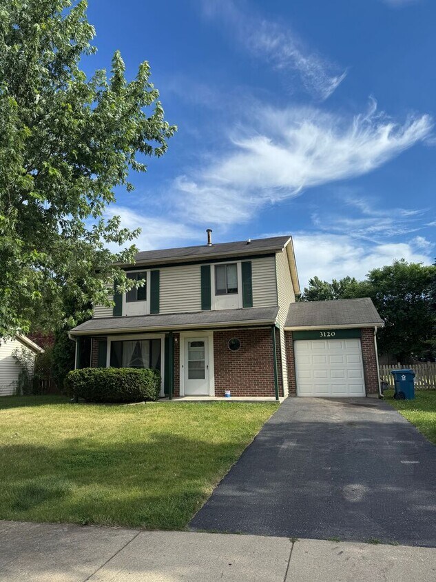 Foto principal - 3120 Winchester Ct E