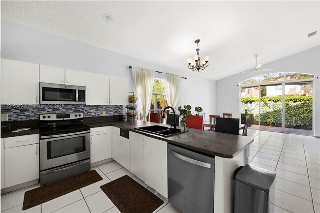 Foto del edificio - 7673 NW 19th St