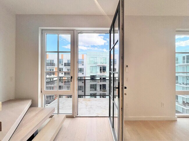 Foto del edificio - 37-25 32nd St