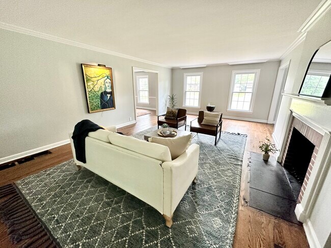 Building Photo - 6046 Riverview Dr
