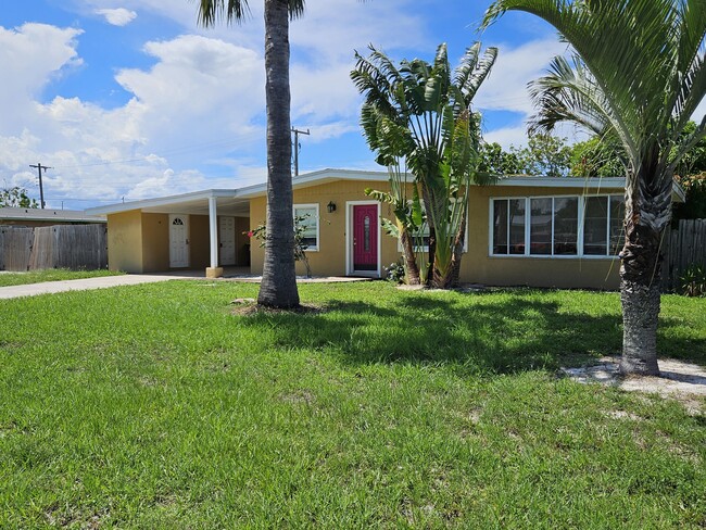 Building Photo - 1500 Bermuda Ave