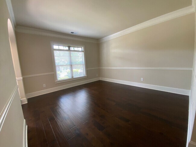 Building Photo - 735 Porter Ln