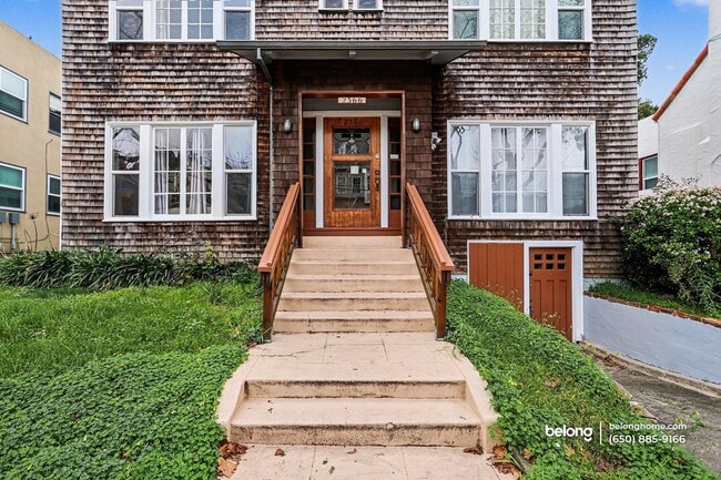 Building Photo - 2366 Virginia St