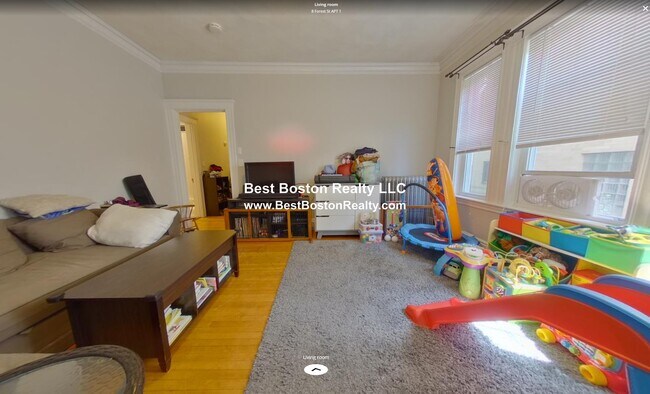 Foto del edificio - 8 Forest St