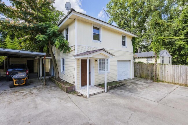 Foto del edificio - 2418 Laurel St