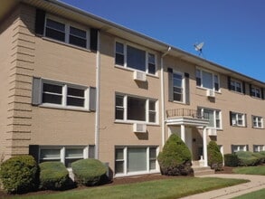 Building Photo - 5037 N East River Rd