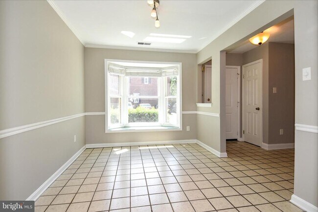 Building Photo - 1152 N Taylor St