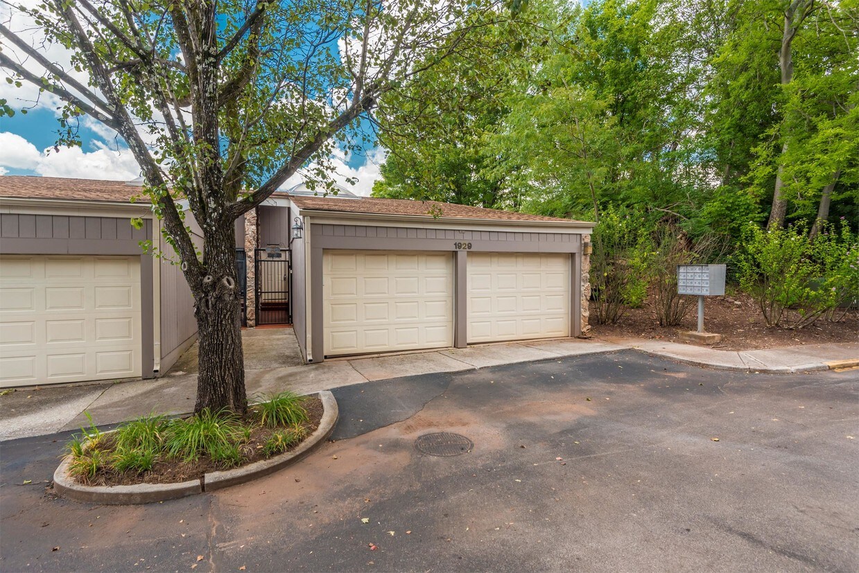 1929 Cherokee Bluff Dr, Knoxville, TN 37920 House Rental in Knoxville