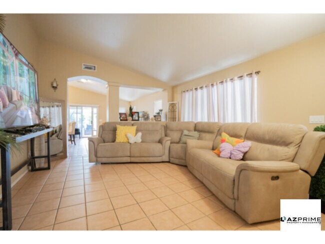 Foto del edificio - 15647 W WATKINS ST