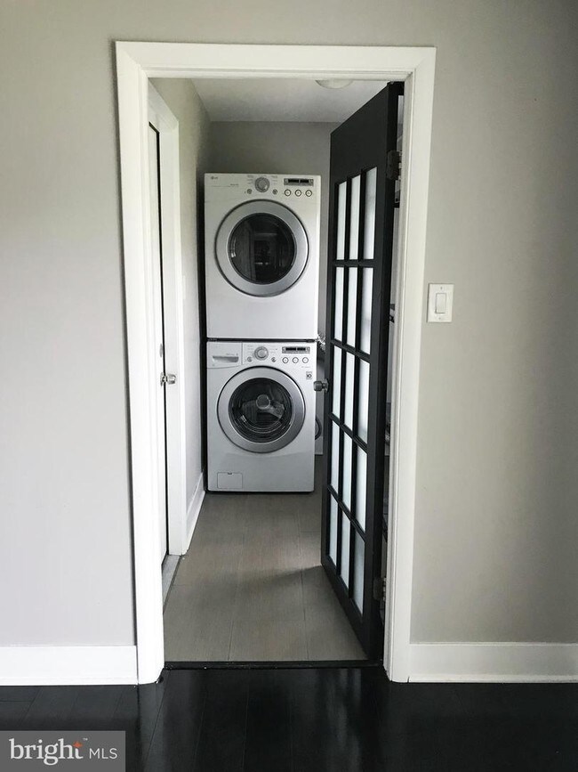 Foto del edificio - 28 Normandy Ln
