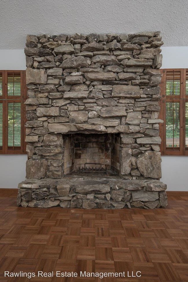 Building Photo - 3 br, 2 bath House - 12 Canterbury Place