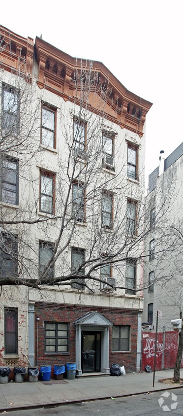 Building Photo - 327 E 109th St