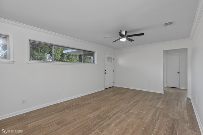 Foto del edificio - 1522 Captain Shreve Dr