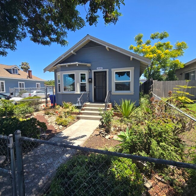 Building Photo - 2048 Ocean View Blvd
