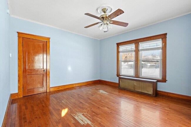 Building Photo - 92 Sayles St