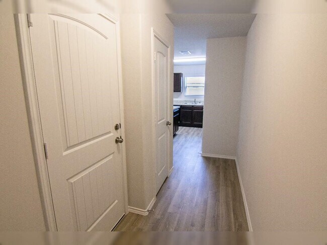 Building Photo - 1115 Imperial Bend Dr